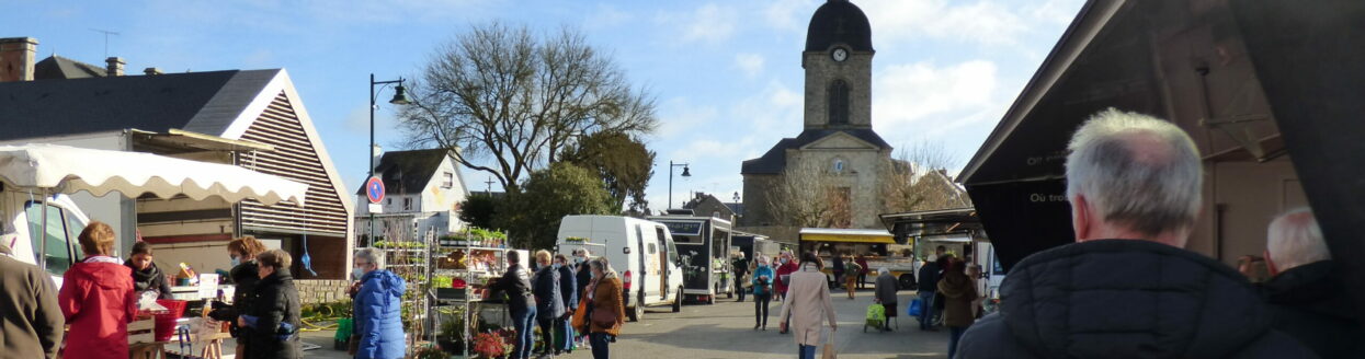 La place du Général de Gaulle, un jour de marché