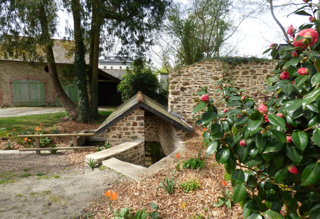 La grange et le lavoir du Jardin du Hill